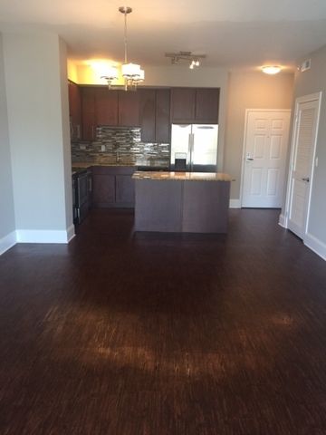 728 Diamond Lake Road 409, Mundelein, IL 60060