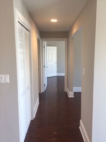 728 Diamond Lake Road 409, Mundelein, IL 60060