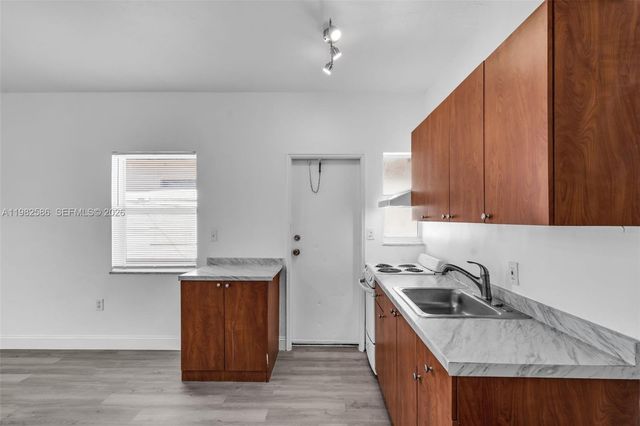 835 83rd St, Miami Beach, FL 33141