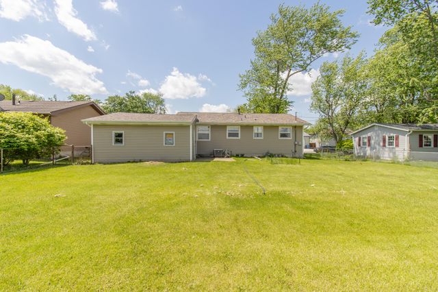 208 Meadow Lane, Lowell, IN 46356