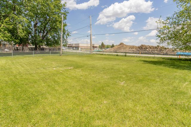 208 Meadow Lane, Lowell, IN 46356