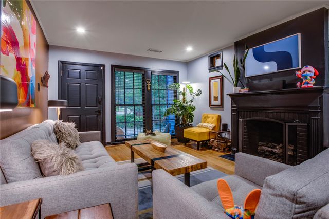 2831 Duval Drive, Dallas, TX 75211
