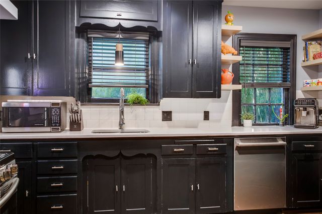 2831 Duval Drive, Dallas, TX 75211