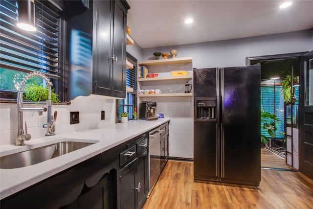 2831 Duval Drive, Dallas, TX 75211