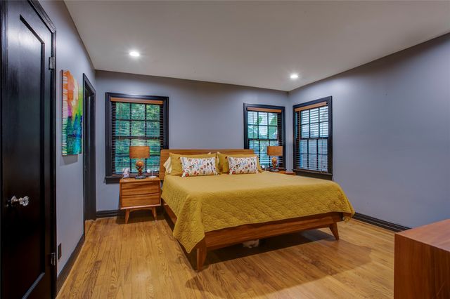 2831 Duval Drive, Dallas, TX 75211