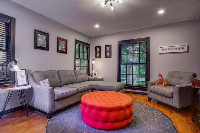 2831 Duval Drive, Dallas, TX 75211
