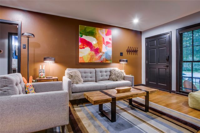 2831 Duval Drive, Dallas, TX 75211