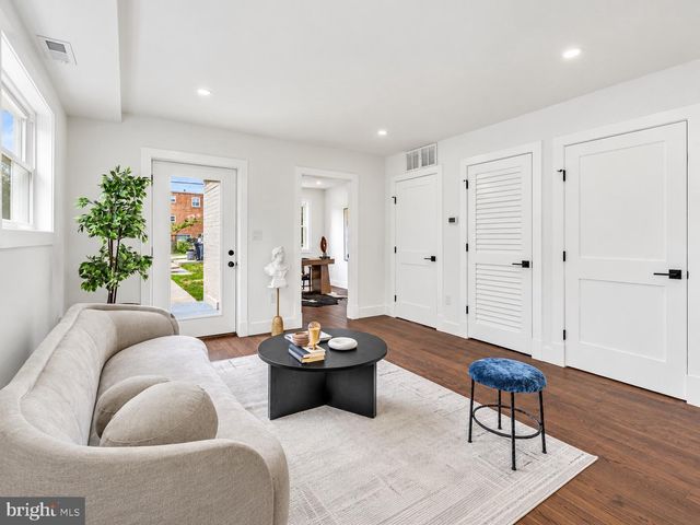 5274 CHILLUM PL NE, Washington, DC 20011