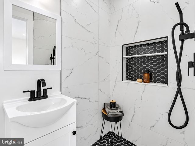 5274 CHILLUM PL NE, Washington, DC 20011