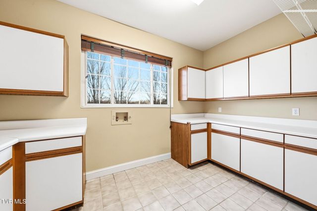 1812 Boones Creek Road, Jonesborough, TN 37659