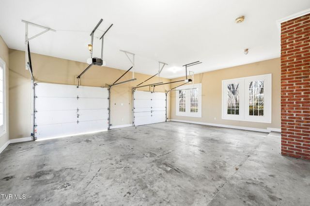 1812 Boones Creek Road, Jonesborough, TN 37659