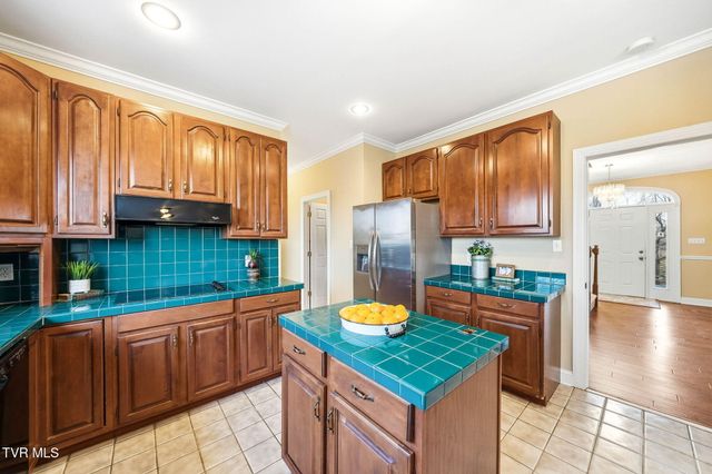 1812 Boones Creek Road, Jonesborough, TN 37659