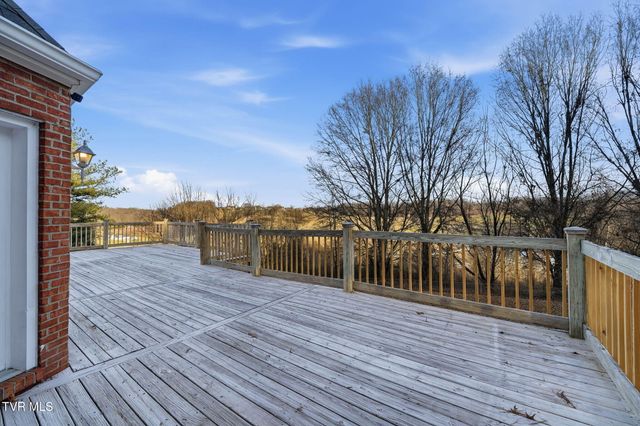 1812 Boones Creek Road, Jonesborough, TN 37659