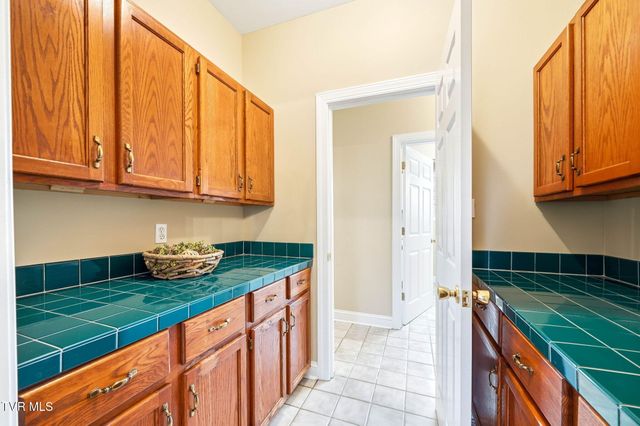 1812 Boones Creek Road, Jonesborough, TN 37659