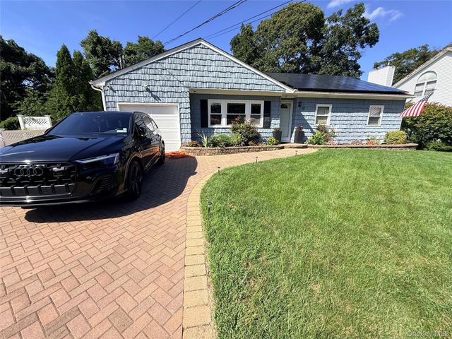 35 Ranch Drive, Shirley, NY 11967