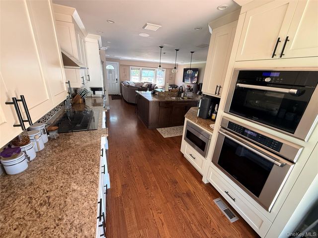 35 Ranch Drive, Shirley, NY 11967