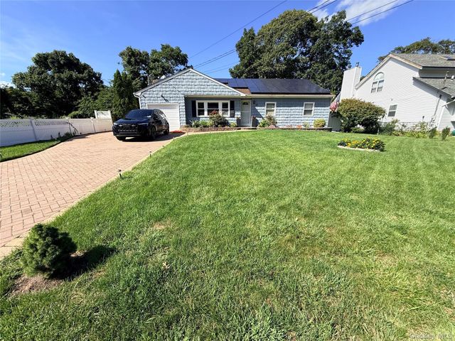 35 Ranch Drive, Shirley, NY 11967
