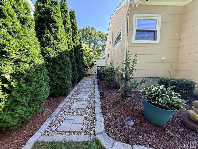 35 Ranch Drive, Shirley, NY 11967