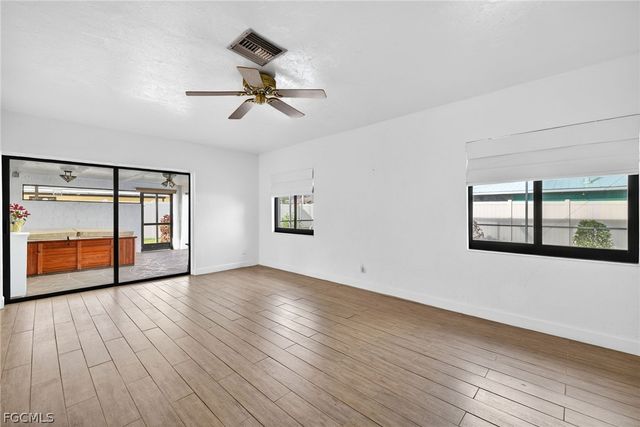 1802 SE 11th PL, Cape Coral, FL 33990