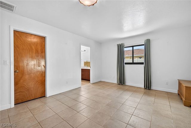 1802 SE 11th PL, Cape Coral, FL 33990