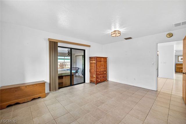 1802 SE 11th PL, Cape Coral, FL 33990