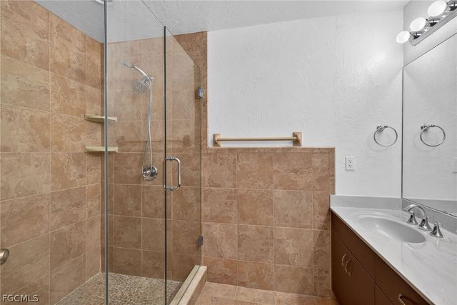 1802 SE 11th PL, Cape Coral, FL 33990