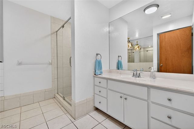 1802 SE 11th PL, Cape Coral, FL 33990