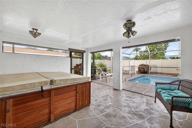 1802 SE 11th PL, Cape Coral, FL 33990