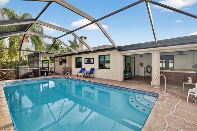 1802 SE 11th PL, Cape Coral, FL 33990