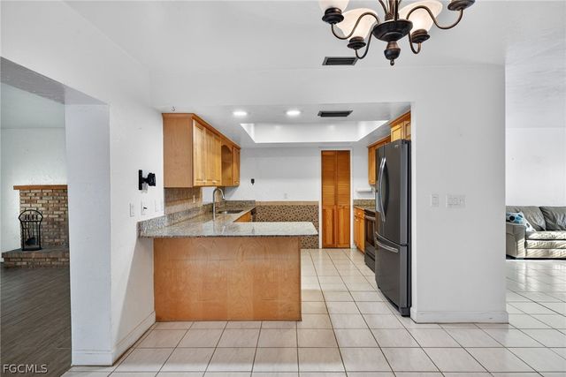 1802 SE 11th PL, Cape Coral, FL 33990