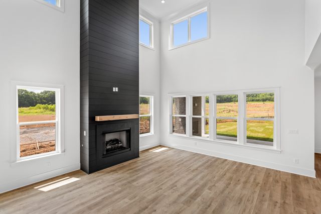 5001 Fairhaven Cir, Thompsons Station, TN 37179