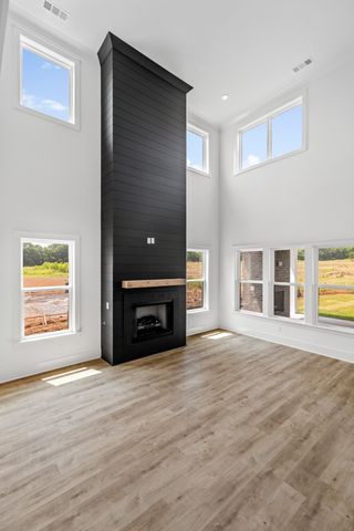 5001 Fairhaven Cir, Thompsons Station, TN 37179