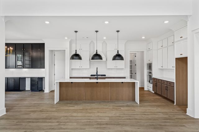 5001 Fairhaven Cir, Thompsons Station, TN 37179