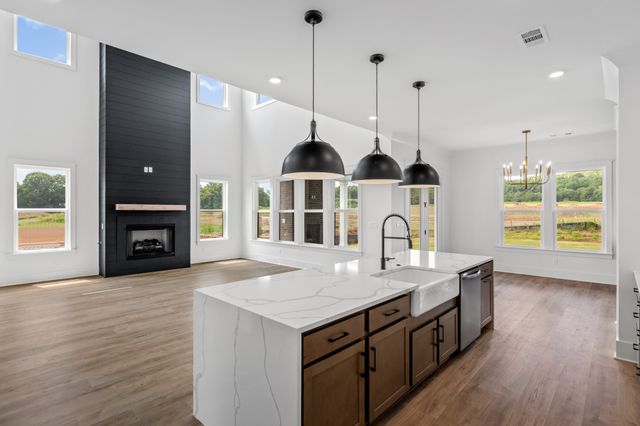 5001 Fairhaven Cir, Thompsons Station, TN 37179