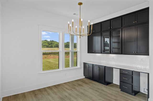 5001 Fairhaven Cir, Thompsons Station, TN 37179