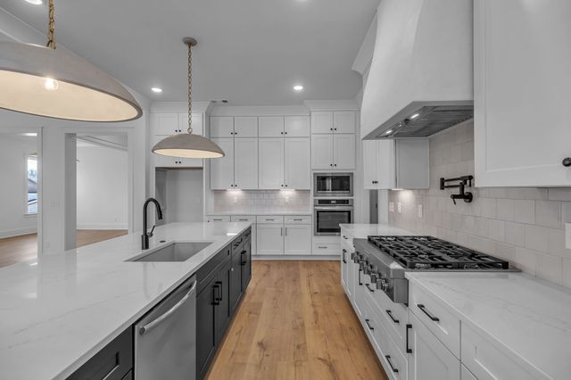 5001 Fairhaven Cir, Thompsons Station, TN 37179