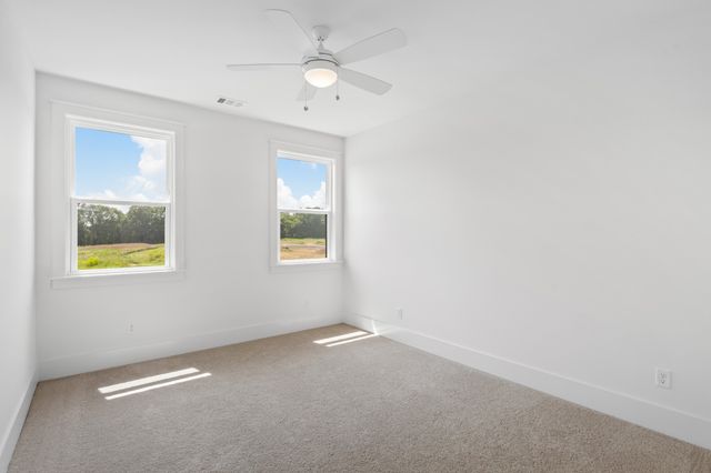 5001 Fairhaven Cir, Thompsons Station, TN 37179