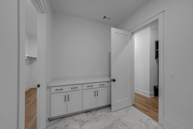 5001 Fairhaven Cir, Thompsons Station, TN 37179