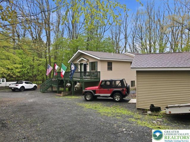 149 McMichaels Court, Chestnuthill Twp, PA 18360