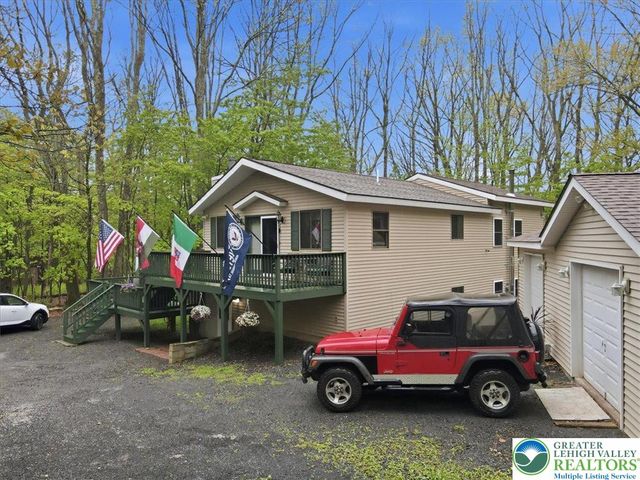 149 McMichaels Court, Chestnuthill Twp, PA 18360