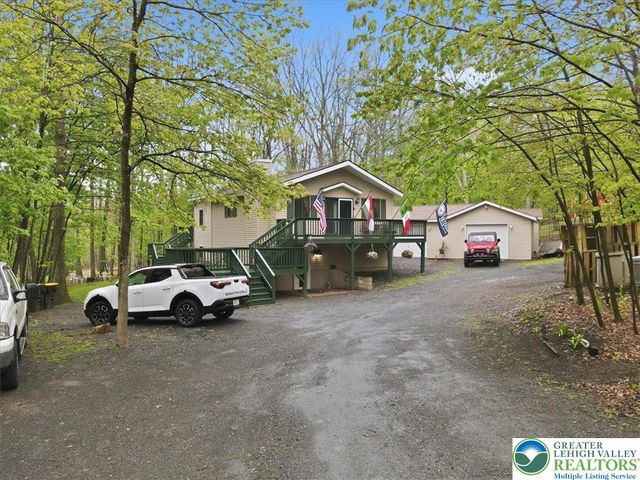 149 McMichaels Court, Chestnuthill Twp, PA 18360