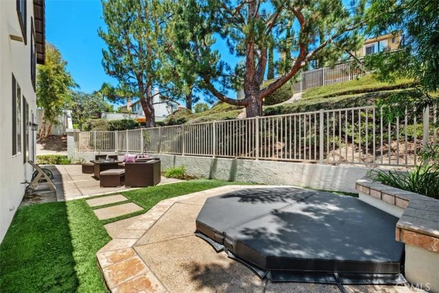 24 Via Gatillo, Rancho Santa Margarita, CA 92688
