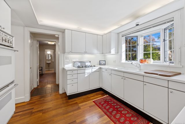 175 Tokeneke Drive, North Haven, CT 06473