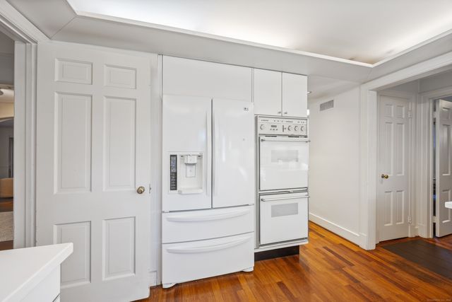 175 Tokeneke Drive, North Haven, CT 06473