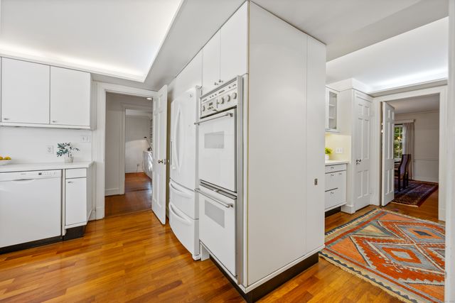 175 Tokeneke Drive, North Haven, CT 06473