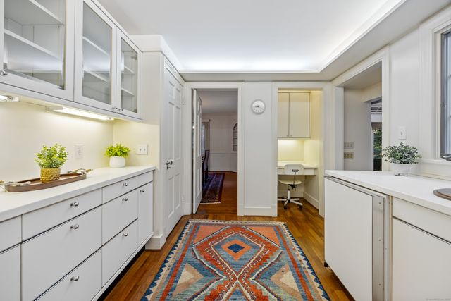 175 Tokeneke Drive, North Haven, CT 06473