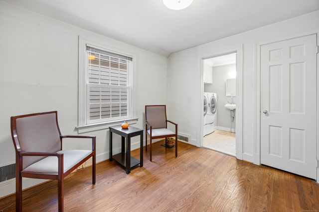 175 Tokeneke Drive, North Haven, CT 06473