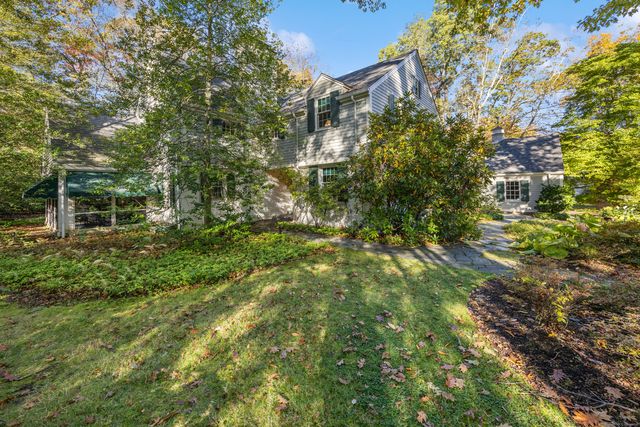 175 Tokeneke Drive, North Haven, CT 06473
