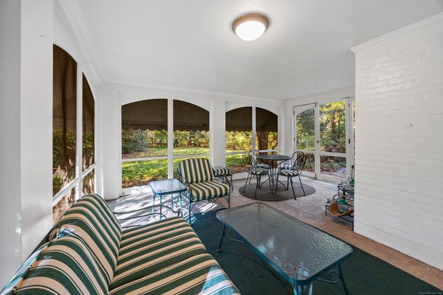 175 Tokeneke Drive, North Haven, CT 06473