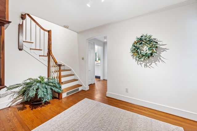 175 Tokeneke Drive, North Haven, CT 06473